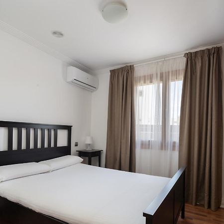 Camelot Holiday Homes By Livvo ปลายาบลังกา ภายนอก รูปภาพ