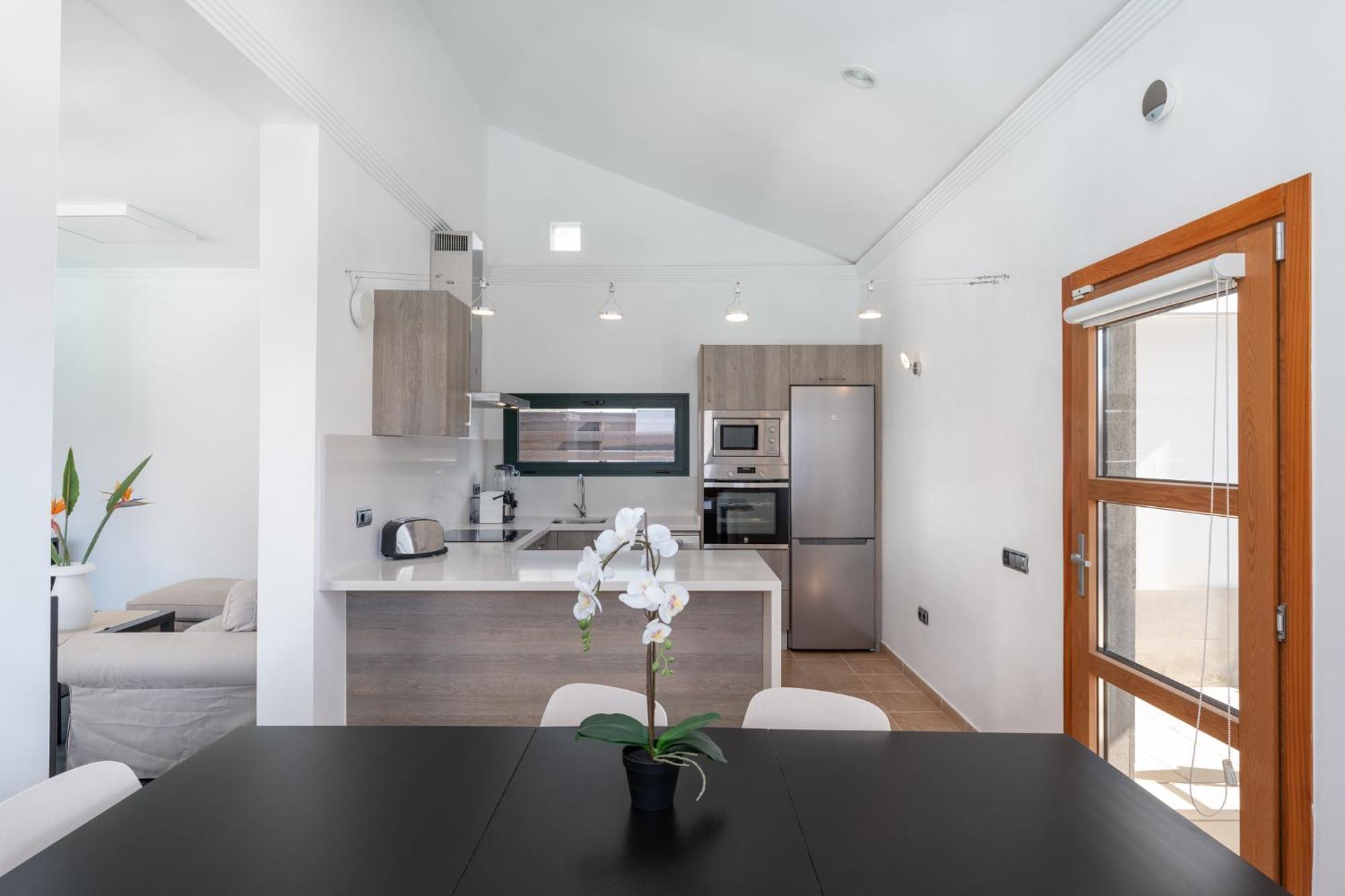 Camelot Holiday Homes By Livvo ปลายาบลังกา ภายนอก รูปภาพ