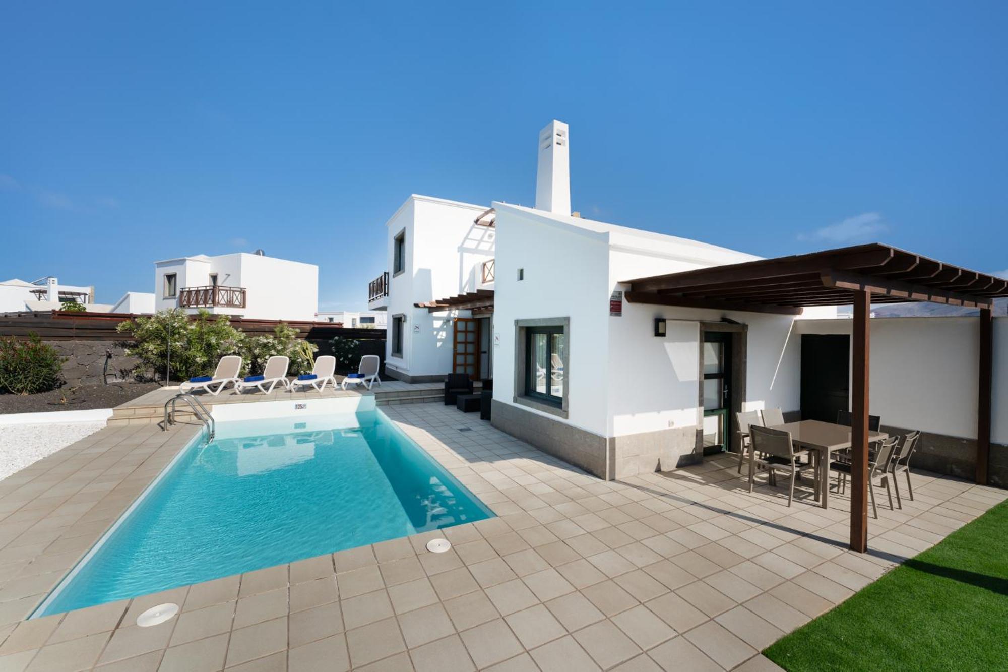 Camelot Holiday Homes By Livvo ปลายาบลังกา ภายนอก รูปภาพ