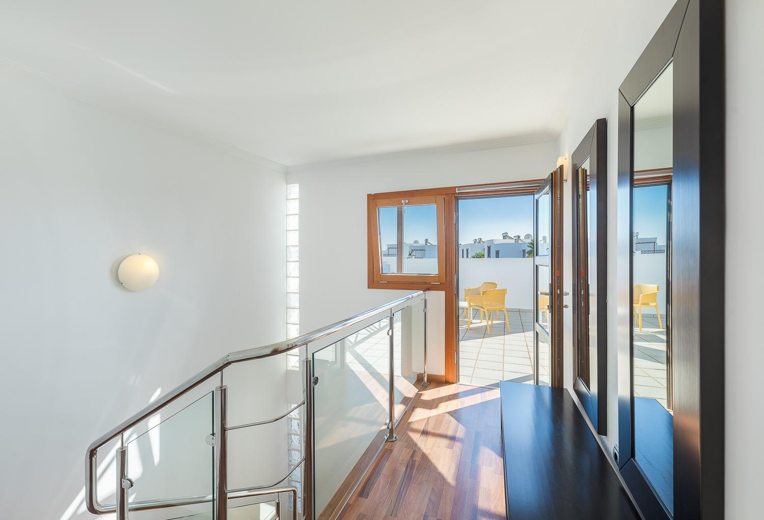 Camelot Holiday Homes By Livvo ปลายาบลังกา ภายนอก รูปภาพ