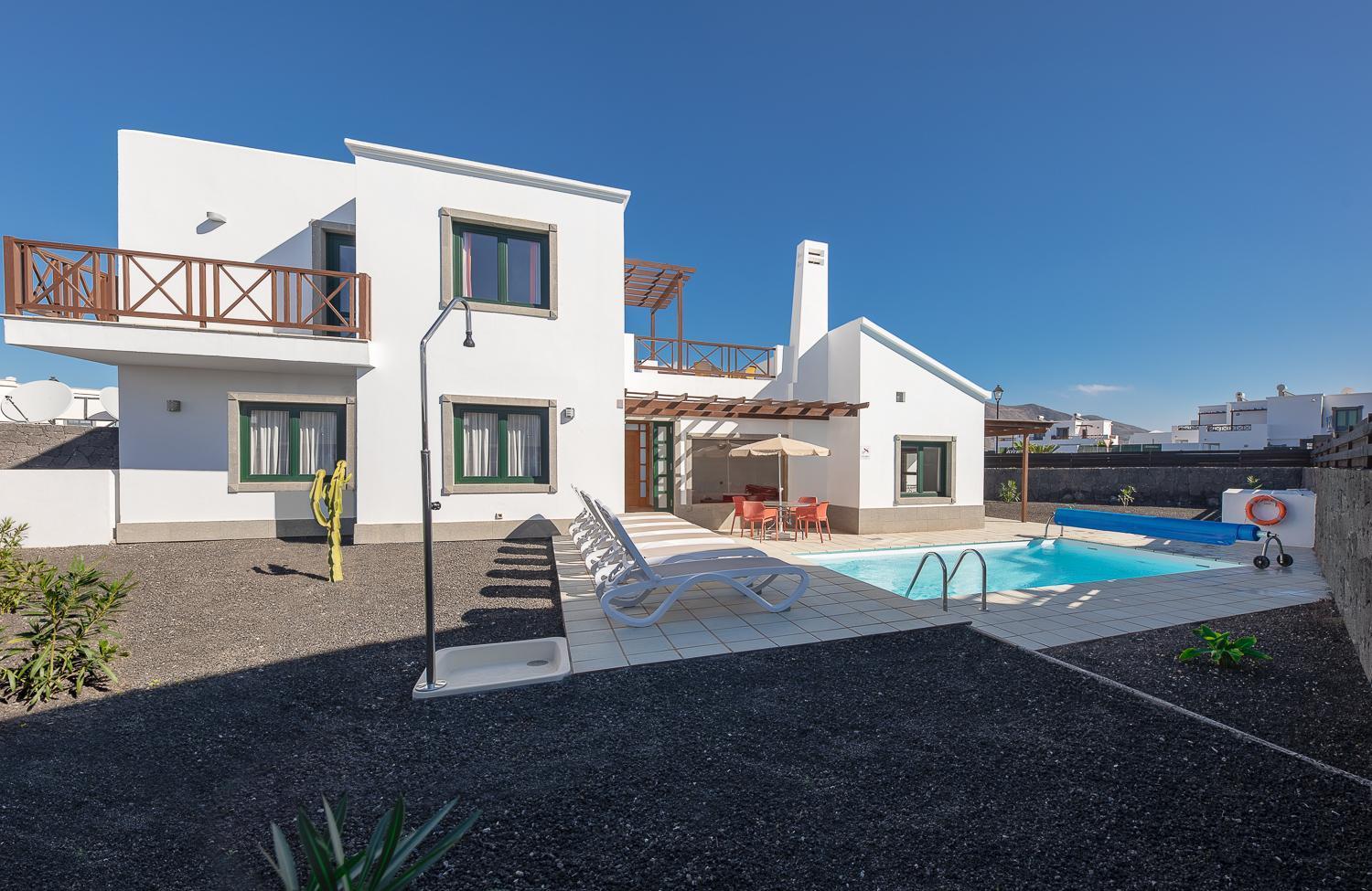 Camelot Holiday Homes By Livvo ปลายาบลังกา ภายนอก รูปภาพ